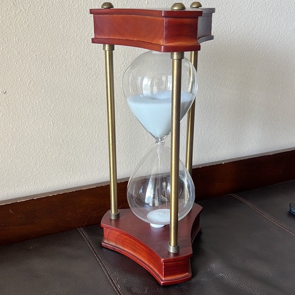 Vintage Hourglass Sand Timer Desktop Clock Made of Wood & Metal - Picture 3 of 10